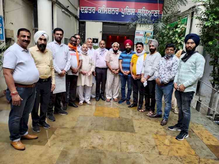 Deputation of traders meets CP Naunihal Singh: Sunil Mehra