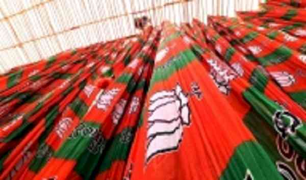 Survey projects 4-1 scoreline in favour of BJP in 2022 polls