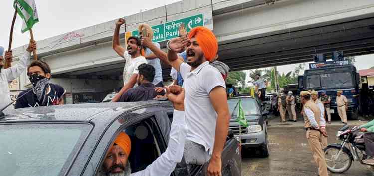 Farmers gherao Karnal secretariat after inconclusive meeting with DC