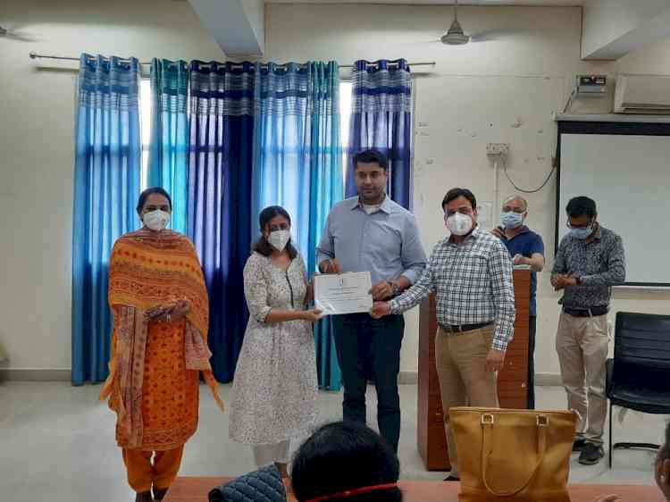 PYDB Chairman felicitates doctors for their stellar role in covid-19 pandemic  