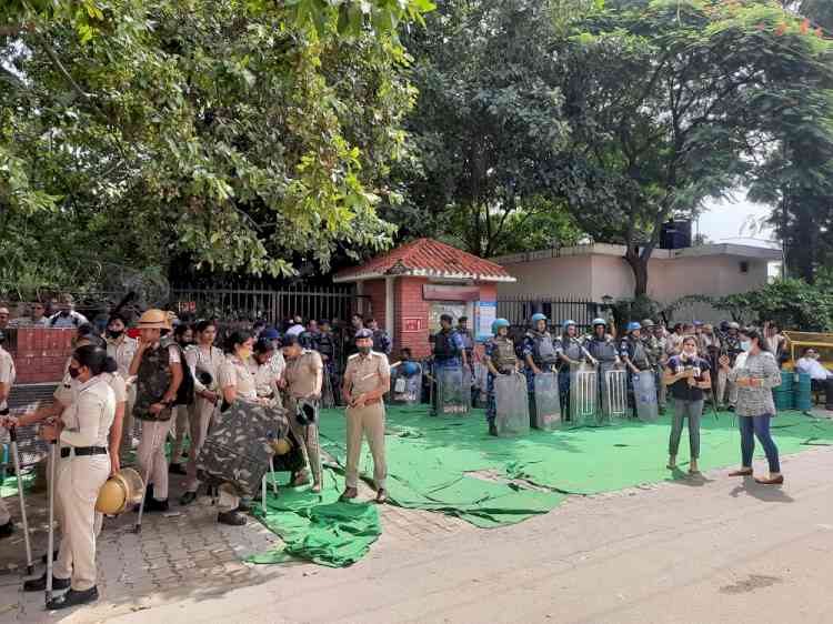 Farmers' leaders meeting with Haryana officials begins in Karnal