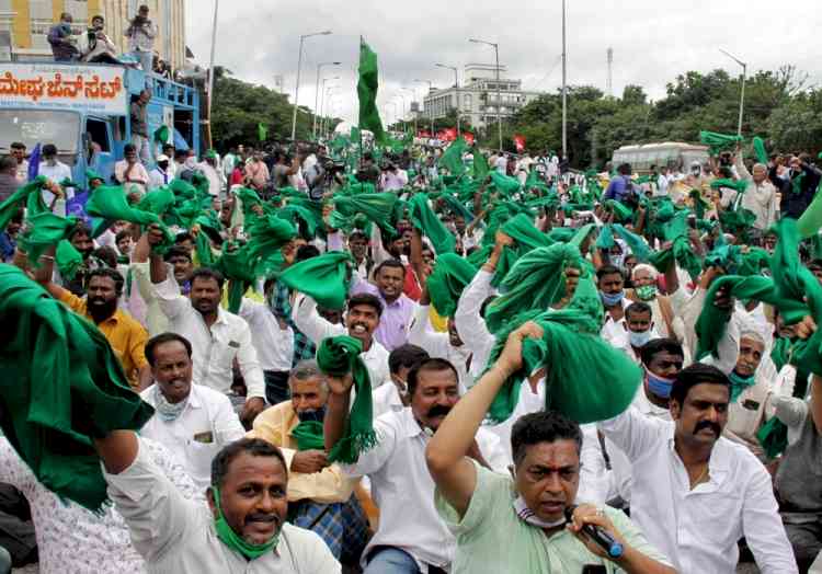 Karnataka farmer outfits to support Sept 27 Bharat bandh