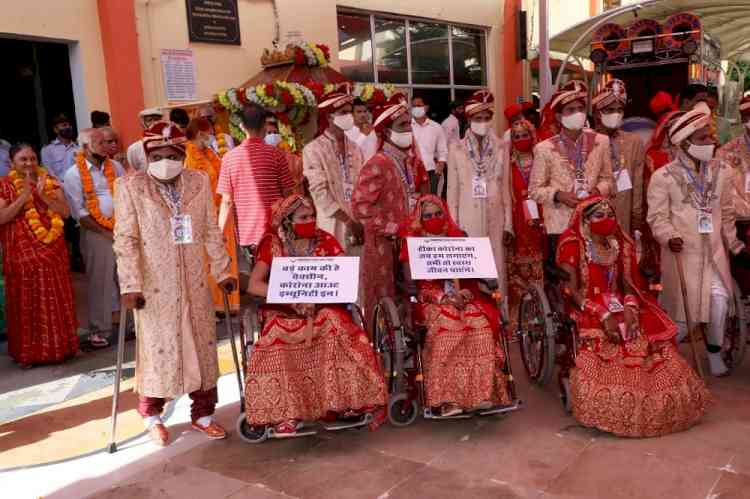 21 couples with disabilities tie knot in Raj, urge people to get vaccinated