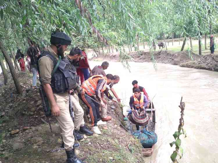 J&K Police rescue nomad family along with livestock