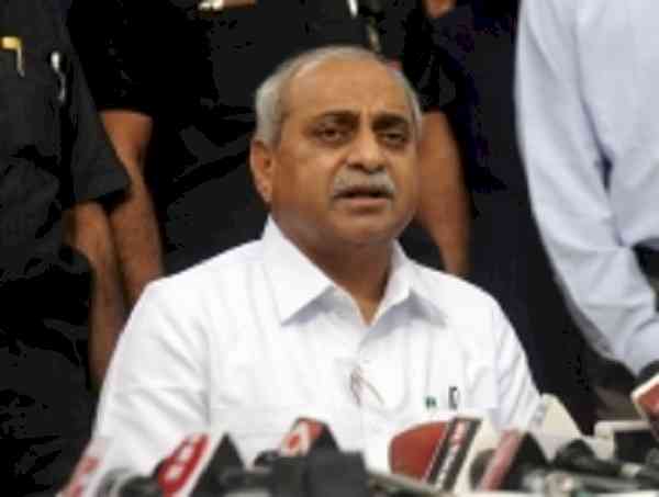 Nitin Patel gets emotional for not being made CM