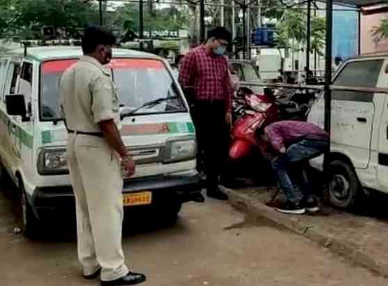 Video of man in MP cleaning gutka stains goes viral