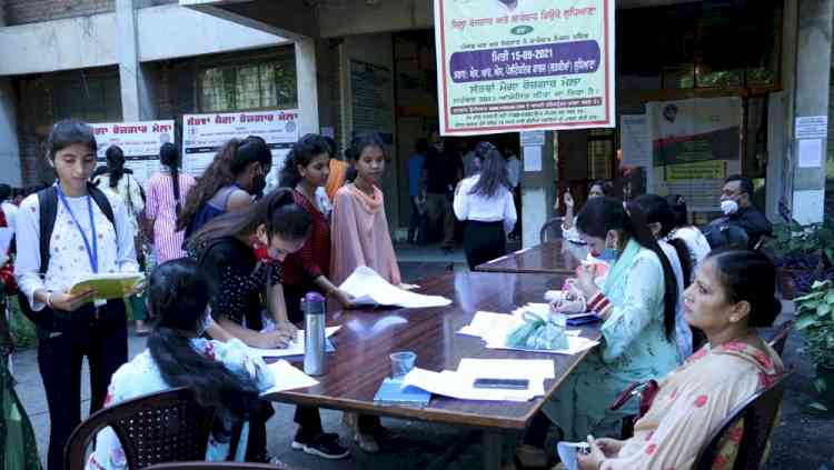 50 Companies select 1272 youths for job during third job mela 