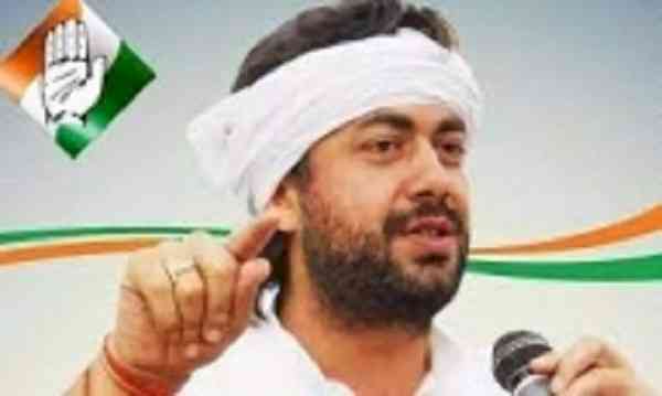 Senior UP Congress leader quits post