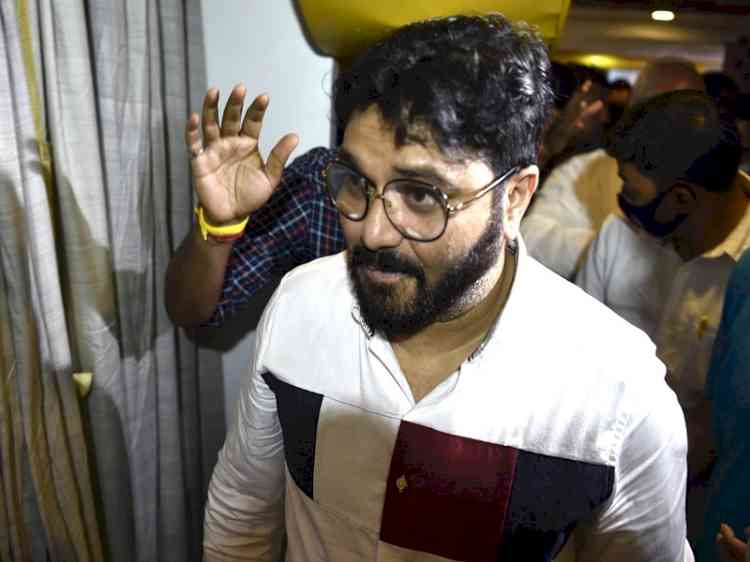 Babul Supriyo calls on Mamata Banerjee