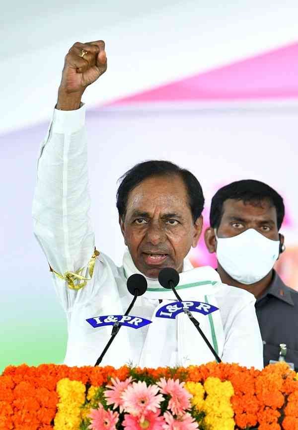 Javadekar slams KCR for 'family rule' in Telangana