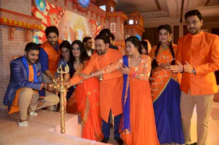 Zee Ganga launches its new journey with superstar Nirahua in Varanasi
