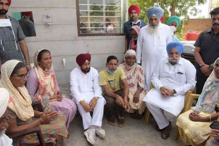 Channi gives job letters to families of farm stir victims