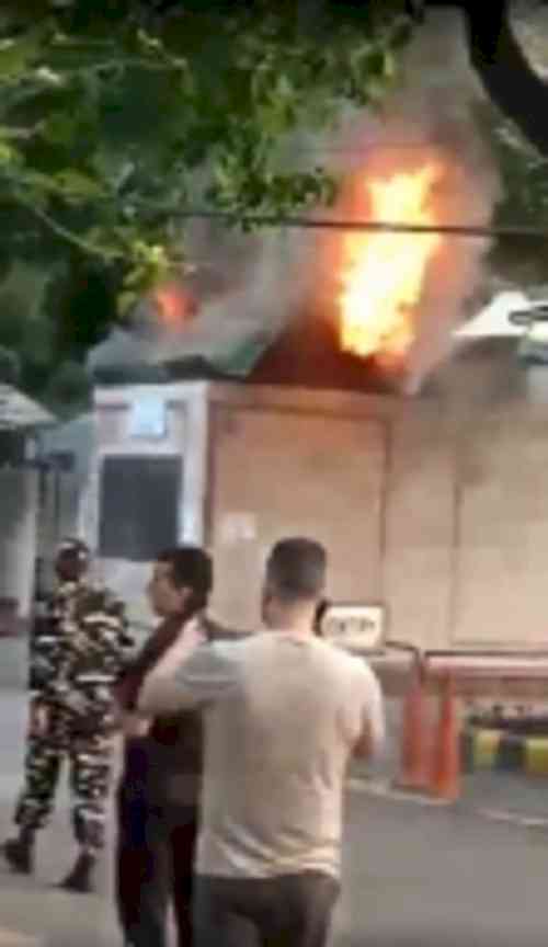Fire breaks out at book shop near Delhi HC, doused