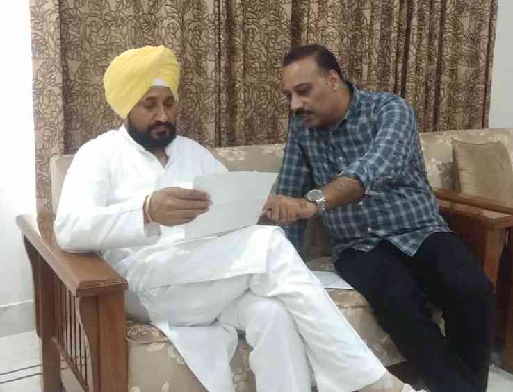 MLA Sanjay Talwar meets CM, discusses issues and development projects