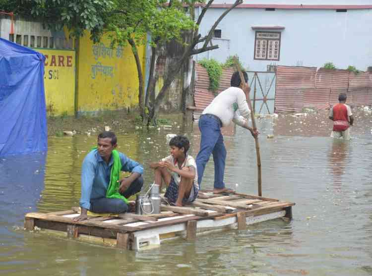 Flood situation in Bengal snowballing into political row