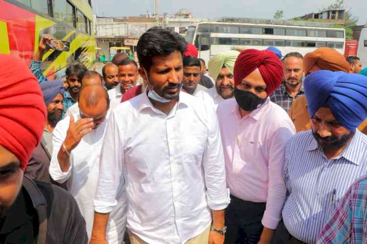 On Transport Minister’s directives- crackdown on illegal tourist buses, impound 40 at Ludhiana