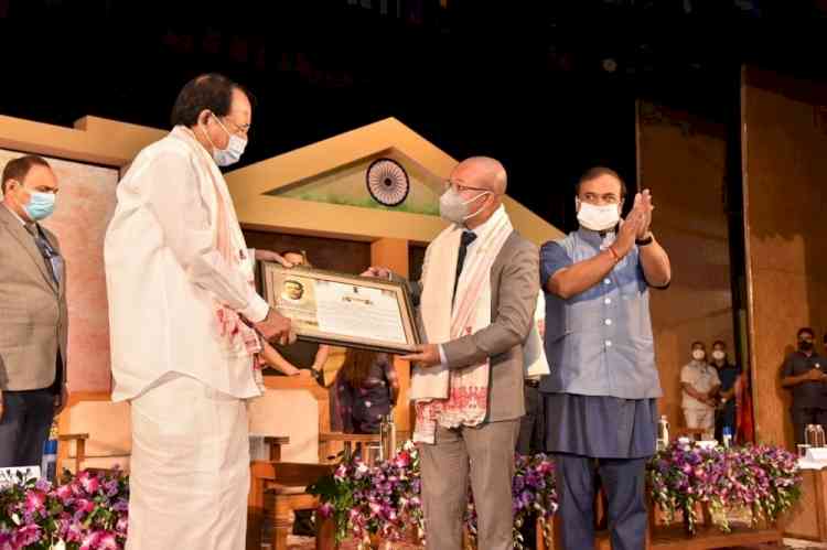 Vice President confers Assam's highest civilian awards to 3