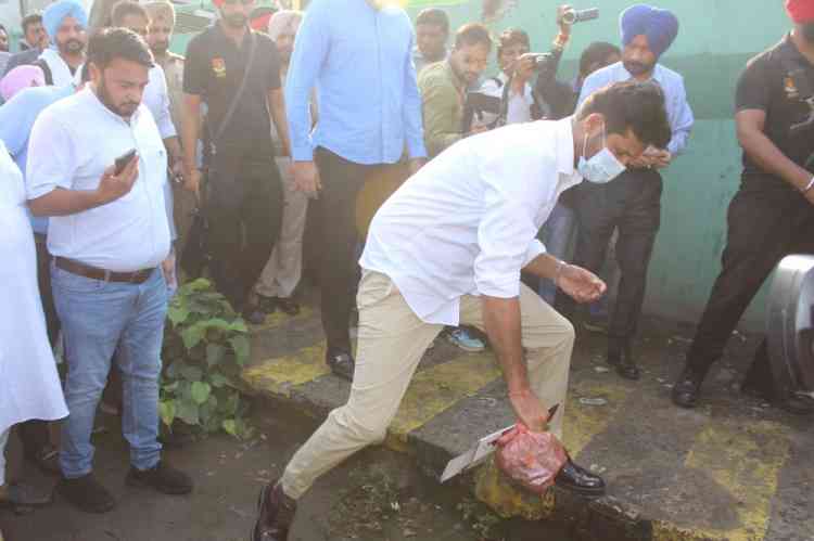 Transport Minister Amrinder Singh Raja Warring orders massive cleanliness drive at all bus terminals of Punjab