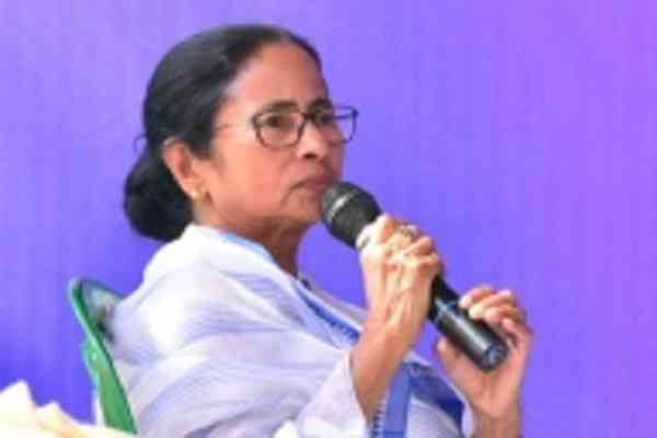 Controversy erupts over Mamata's oath taking ceremony