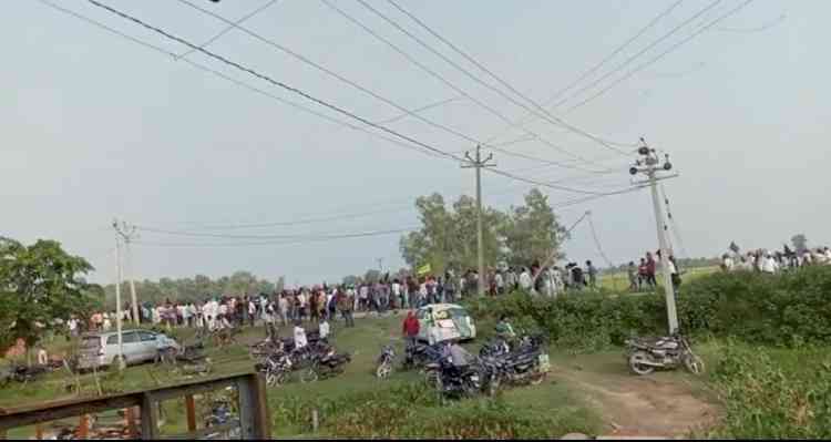 Lakhimpur unrest: 95 protesters detained outside UP Bhavan in Delhi
