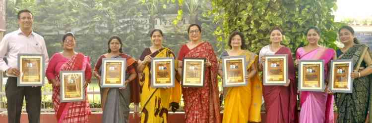 Prof. Dr.  Atima Sharma Dwivedi awarded with Principal Par Excellence award by IIHM, New Delhi