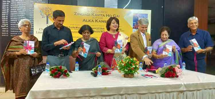 Dr Sumita Misra and Gen VP Malik release Alka Kansra’s Book, “Zindagi Kavita Ho Gai” 