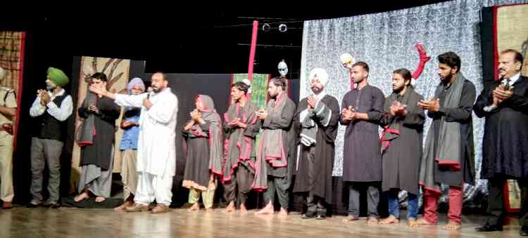 Kewal Dhaliwal’s play `Main Ro Na Lavan Ikk War’ made evening emotional