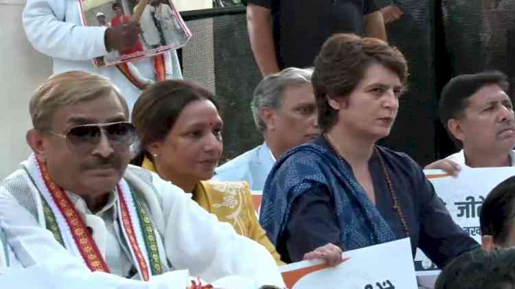 Priyanka leads 'Maun Vrat' in Lucknow to seek Ajay Mishra's dismissal