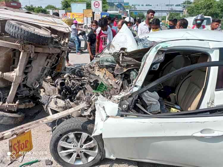 1 dead, 3 injured as speeding car rams several vehicles in Delhi