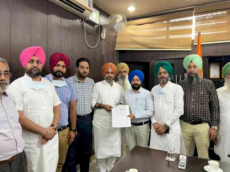 Rs 5 lakh given to kin of martyr farmer in Payal Village