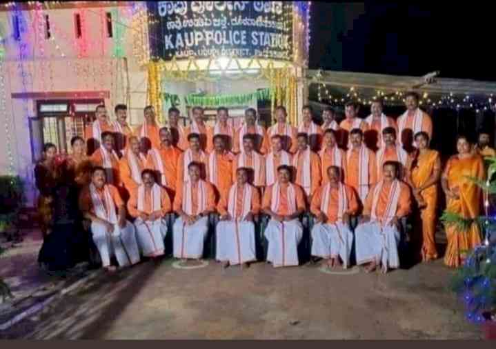 K'taka cops go saffron during festival; Cong sees red as photos go viral