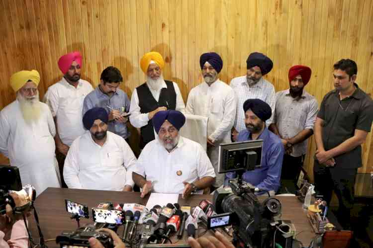 Sukhbir Badal tells CM to take up discrimination being done unto Punjab with Centre forcefully