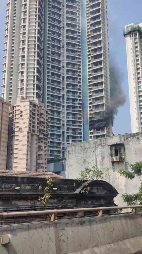 One falls to death as fire breaks out in 61-storey Mumbai building