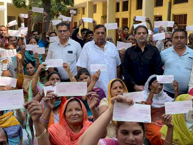 Punjab government releases Rs 2.5 crore to residents having wooden beams’ roofs in central constituency: MLA Surinder Dawar