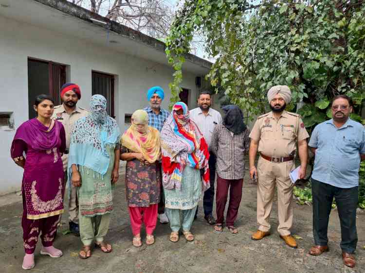 Commissionerate Police bust women snatchers' gang, nab four including three women