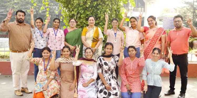 KMV’s budding journalists honoured by Prof. Dr. Atima Sharma Dwivedi