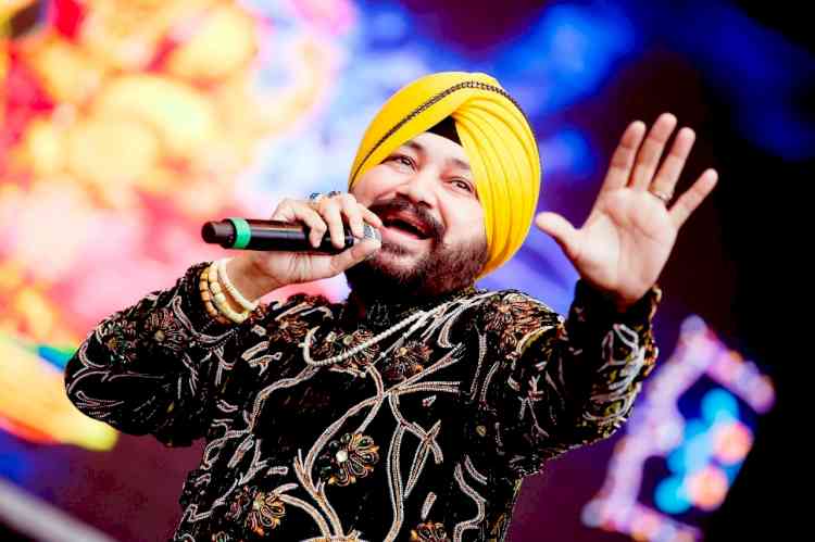 Daler Mehndi out with his new track 'Rola Pe Gaya'