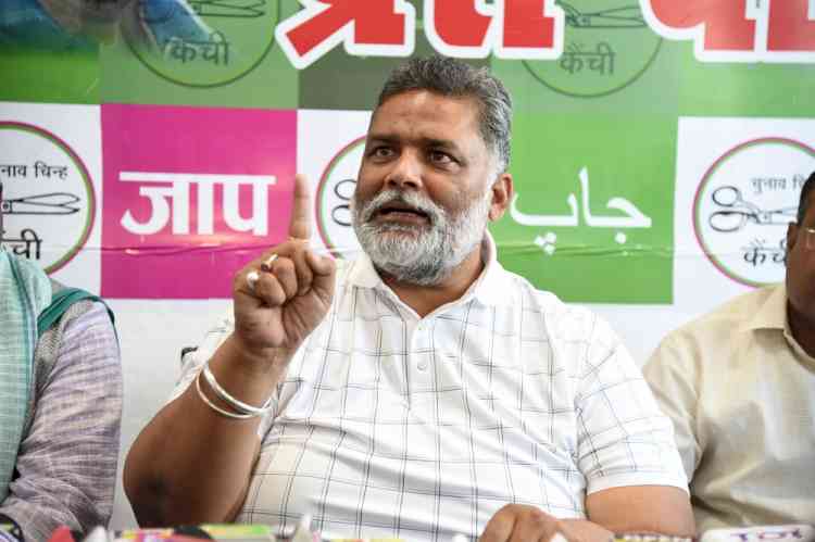 Pappu Yadav shares stage with Kanhaiya in Darbhanga