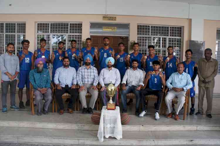 Lyallpur Khalsa College lifts university basketball championship