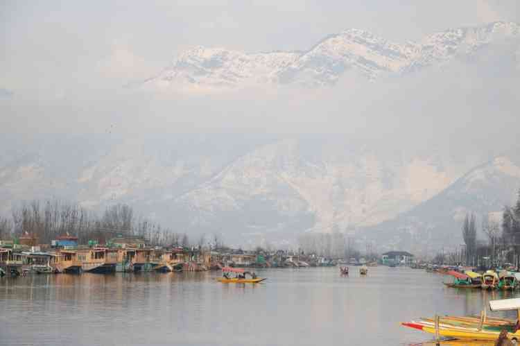 Owners of damaged houseboats in Srinagar demand rehabilitation