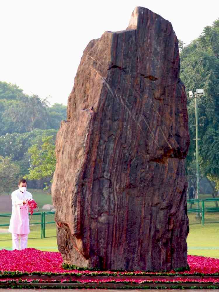 Cong leaders pay tribute to Indira Gandhi on her death anniversary