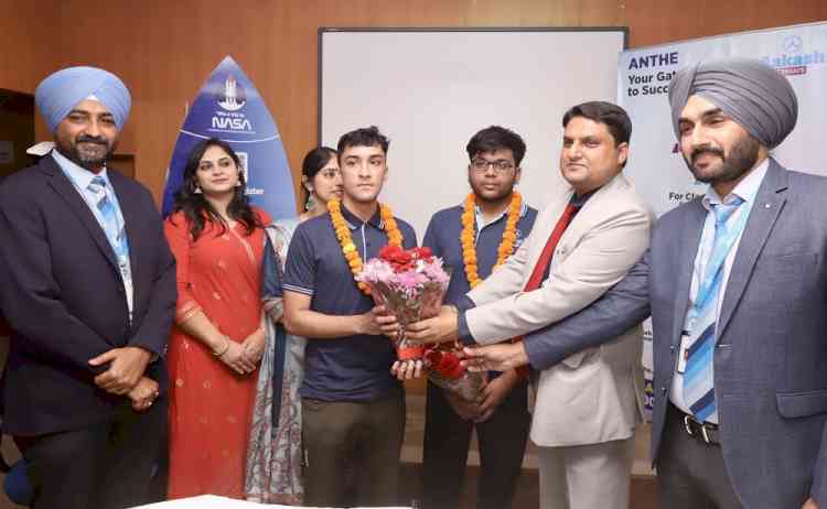 Aakash student Rajat Goyal bags 5th AIR by securing 715 score in NEET exam
