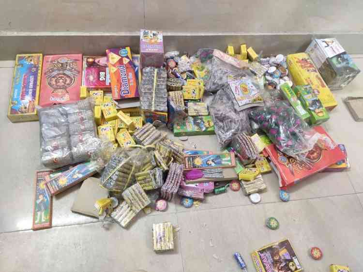 Delhi Police seize over 95 kg firecrackers, arrest 8