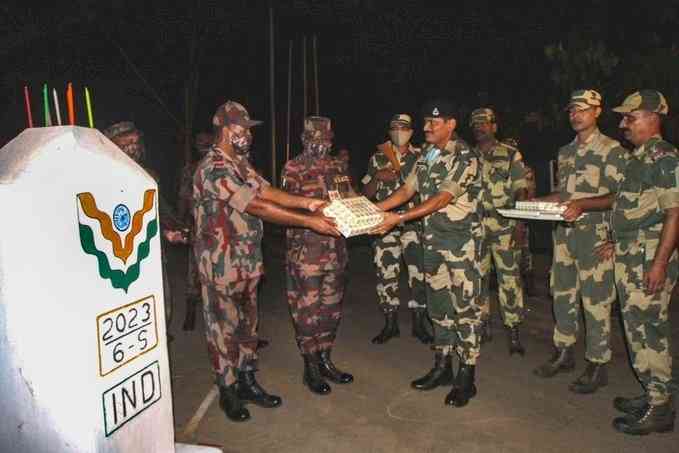 BSF, BGB exchange sweets at various posts on Diwali