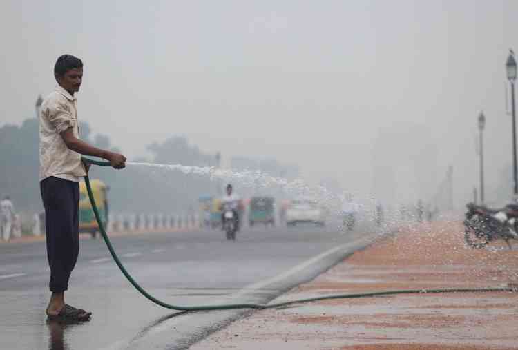 Delhi's air quality continues to be 'very poor'