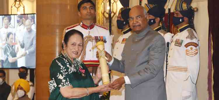 Punjab’s renowned woman entrepreneur Rajni Bector honored with coveted Padma Shri award by President of India