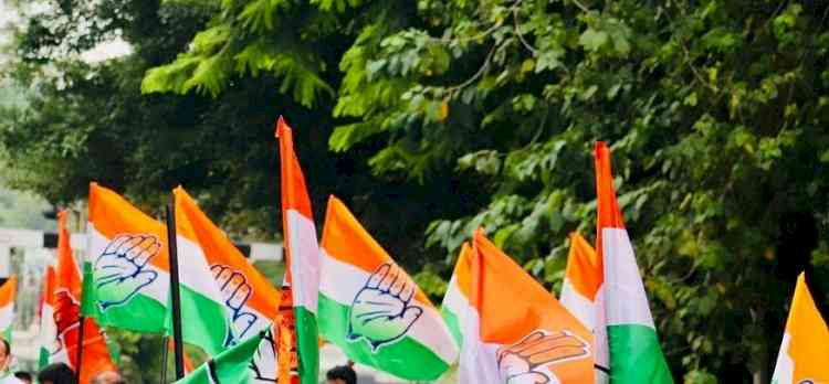 Cong workers rough up mediapersons who came to cover 'faction' meet