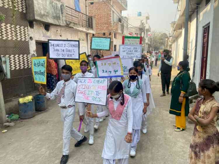 Relay race organized in Atam Nagar and Ludhiana South constituencies to encourage people for voting 