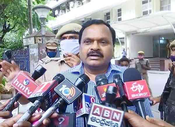 Siddipet Collector resigns, likely to join TRS