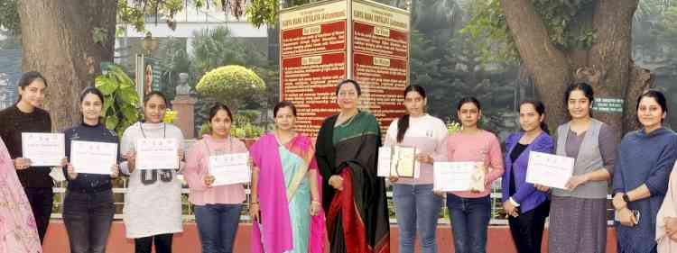 KMV bags second position along with cash prize in cooking competition